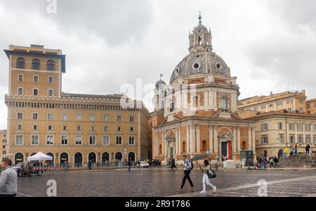 ROMA, ITALIA, 10 maggio 2023 veduta di Palazzo San Valentino - Palazzo Valentini - sulla strada dei fori Imperiali - via dei fori Imperiali - in Foto Stock