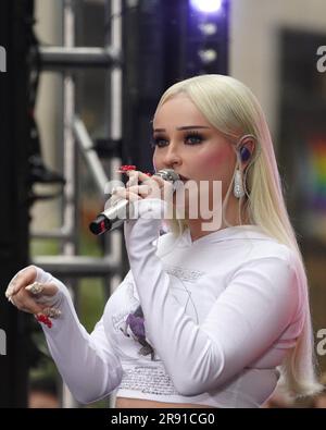 New York, NY, USA. 22 giugno 2023. Kim Petras sul palco della NBC Today Show Concert Series con Kim Petras, Rockefeller Plaza, New York, 22 giugno 2023. Crediti: Kristin Callahan/Everett Collection/Alamy Live News Foto Stock