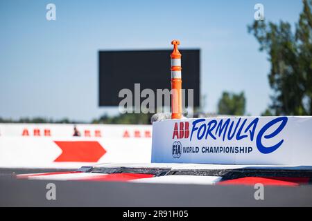 Portland, Oregon, Stati Uniti. 23 giugno 2023. Branding vibreur, marciapiede in pista durante l'ePrix Southwire Portland 2023, nono incontro del Campionato Mondiale ABB FIA di Formula e 2022-23, sul circuito Portland International Raceway dal 22 al 24 giugno 2023 a Portland, Stati Uniti d'America Credit: Independent Photo Agency Srl/Alamy Live News Foto Stock