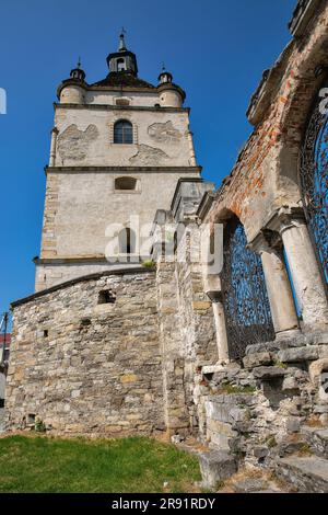 Campanile della Chiesa armena di S.. Nicholas a Kamianets-Podilskyi, Ucraina. Foto Stock