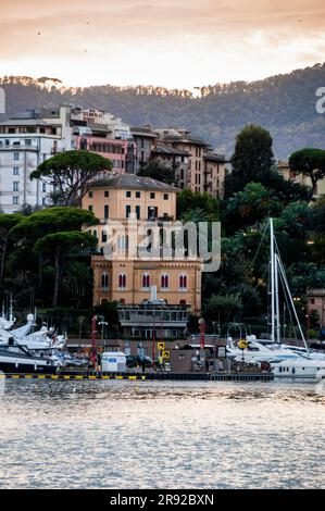 Rapallo sulla Rivera italiana. Foto Stock