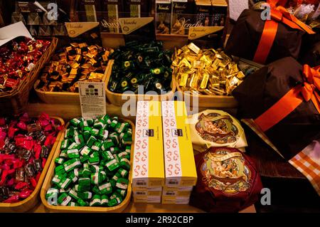 Panforte de Siena dessert italiano a Rapallo, Italia. Foto Stock