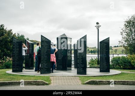Lunenburg, NS, CAN, 9 luglio 2022 - Un monumento vicino a un molo a Lunenburg, nuova Scozia. Foto Stock