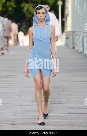 Parigi, Frankreich. 23 giugno 2023. KENZO Primavera Estate 2024 Runway durante la settimana della moda di Parigi il 2023 giugno - Parigi; Francia 23/06/2023 credito: dpa/Alamy Live News Foto Stock