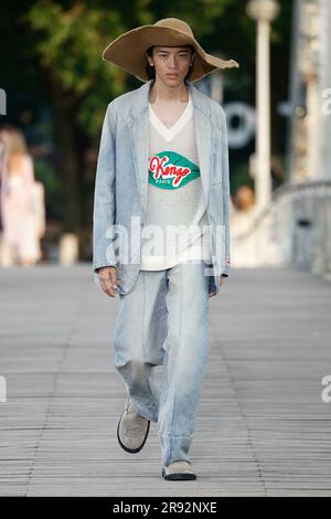 Parigi, Frankreich. 23 giugno 2023. KENZO Primavera Estate 2024 Runway durante la settimana della moda di Parigi il 2023 giugno - Parigi; Francia 23/06/2023 credito: dpa/Alamy Live News Foto Stock