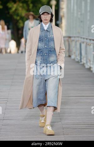 Parigi, Frankreich. 23 giugno 2023. KENZO Primavera Estate 2024 Runway durante la settimana della moda di Parigi il 2023 giugno - Parigi; Francia 23/06/2023 credito: dpa/Alamy Live News Foto Stock