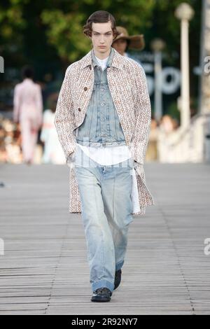 Parigi, Frankreich. 23 giugno 2023. KENZO Primavera Estate 2024 Runway durante la settimana della moda di Parigi il 2023 giugno - Parigi; Francia 23/06/2023 credito: dpa/Alamy Live News Foto Stock