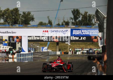 27 DENNIS Jake (gbr), Avalanche Andretti Formula e, Spark-Porsche, Porsche 99X Electric, azione durante il Southwire Portland ePrix 2023, nono incontro del Campionato Mondiale ABB FIA di Formula e 2022-23, sul Portland International Raceway dal 22 al 24 giugno 2023 a Portland, Stati Uniti d'America Foto Stock