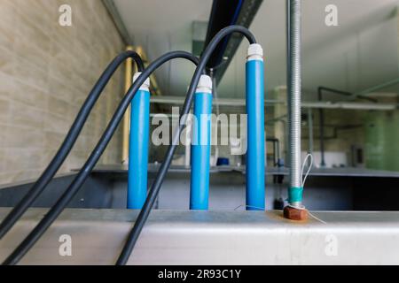Nuova stazione caldaia, sala caldaie, sala macchine. Attrezzature tecniche. Foto Stock