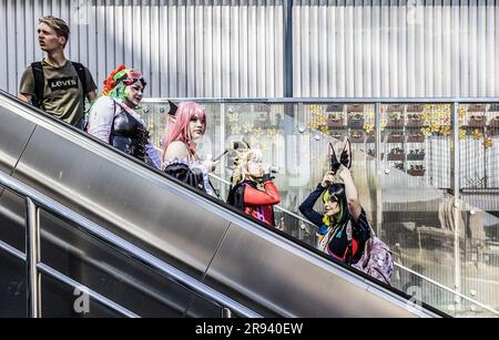 UTRECHT - i visitatori in costume da cosplay si recano al Comic con olandese a Jaarbeurs. Dutch Comic con è un evento annuale dedicato a fumetti, film, serie, videogiochi e costumi di personaggi della cultura pop. ANP EVA PLEVIER paesi bassi OUT - belgio OUT Foto Stock