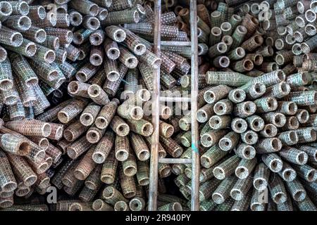 Tradizionali trappole per pesci di bambù e gamberetti nella provincia di Yen Bai, Vietnam Foto Stock