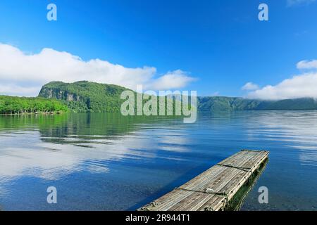 Lago di Towada all'inizio dell'estate Foto Stock