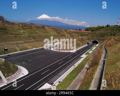 New Tomei Expressway e Mt. Fuji Foto Stock