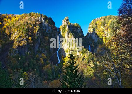 Foglie autunnali di Ginga Falls e Meteor Falls Foto Stock