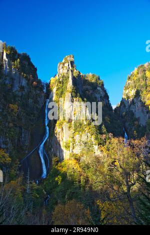 Foglie autunnali di Ginga Falls e Meteor Falls Foto Stock
