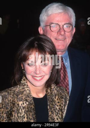 1998 Marlo Thomas Phil Donahue John Barrett/PHOTOlink Foto Stock