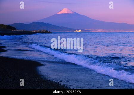 Monte Fuji nella gloriosa luce del sole che tramonta Foto Stock