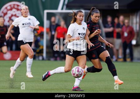 Portland, Stati Uniti. 23 giugno 2023. I Portland Thorns FC sconfissero il Washington Spirit 4-2 venerdì 23 giugno a Portland, Oregon, con una "tripletta" --tre gol-- di Sophia Smith. La vittoria riporta il Thorns al primo posto nella National Women's Soccer League, proprio mentre sei giocatori partono per la Coppa del mondo in Australia. (Foto di John Rudoff/Sipa USA) credito: SIPA USA/Alamy Live News Foto Stock