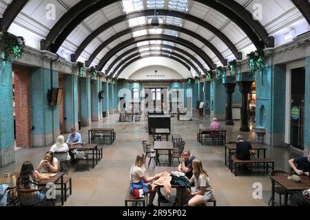 Malmö Hauptbahnhof // stazione ferroviaria principale di Malmö Foto Stock