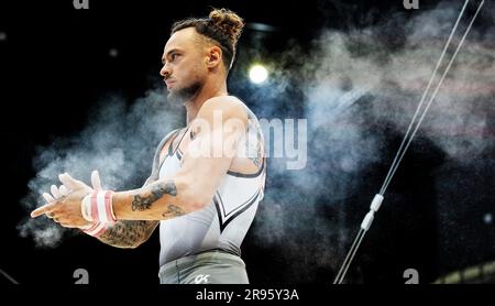 ROTTERDAM - Bart Deurloo in azione durante la ginnastica NK ad Ahoy. Deurloo, che ha riconsiderato la sua decisione di fermarsi all'inizio di questo mese, gira tutto intorno. ANP IRIS VANDEN BROEK Foto Stock