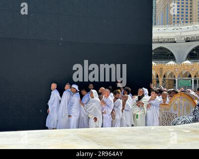 La Mecca Arabia Saudita - 17 marzo 2023: Al Kaaba nella moschea di al Haram - hajj e umra Foto Stock