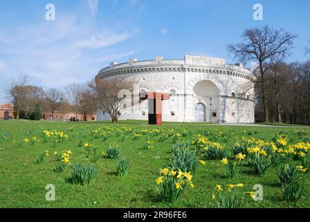 Torre Triva della storica fortificazione di Ingolstadt Foto Stock