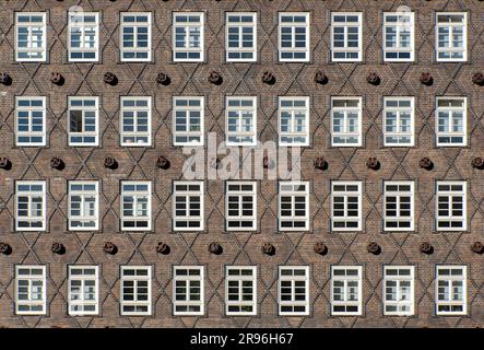 Facciata di una casa storica ad Amburgo, Germania Foto Stock