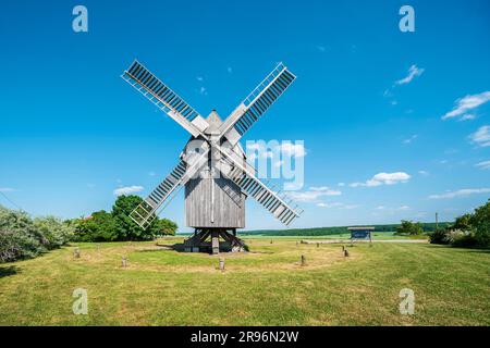 Il mulino a vento di Krippendorf sul campo di battaglia del 1806, Bockwindmuehle, vicino a Jena, Turingia, Germania Foto Stock