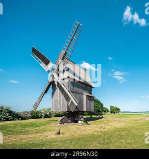 Il mulino a vento di Krippendorf sul campo di battaglia del 1806, Bockwindmuehle, vicino a Jena, Turingia, Germania Foto Stock