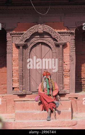 Sadhu al tempio indù, Kathmandu, Square, King's Square Lasku Dhwakha, Durbar Square, Kathmandu, Nepal Foto Stock