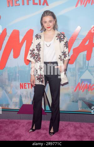 NEW York, NEW YORK - 24 GIUGNO: Chloe Grace Moretz partecipa alla proiezione di Netflix 'Nimona' all'AMC Lincoln Square Theater il 24 giugno 2023 a New York City. Foto Stock