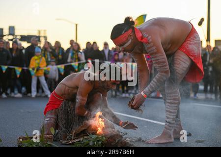 La cerimonia di fumo durante la FIFA Women's World Cup 2023 Sydney Harbour Bridge Unity Celebration il 25 giugno 2023 a Sydney, Australia. (Foto di Izhar Khan) Foto Stock