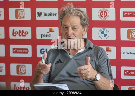 Tbilisi, Georgia. 25 giugno 2023. L'allenatore belga degli Under-21 Jacky Mathijssen ha fotografato in una conferenza stampa della squadra belga di calcio Under-21 ai Campionati europei UEFA Under21, a Tbilisi, Georgia, domenica 25 giugno 2023. I campionati europei UEFA Under21 si svolgono dal 21 giugno all'8 luglio in Georgia e Romania. La squadra belga ha due risultati di pareggio e un'ultima partita a gironi. BELGA PHOTO BRUNO FAHY Credit: Belga News Agency/Alamy Live News Foto Stock