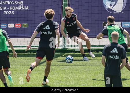 Tbilisi, Georgia. 25 giugno 2023. Lo Yorbe Vertessen belga raffigurato durante una sessione di allenamento della squadra belga di calcio U21 ai Campionati europei UEFA Under21, a Tbilisi, Georgia, domenica 25 giugno 2023. I campionati europei UEFA Under21 si svolgono dal 21 giugno all'8 luglio in Georgia e Romania. La squadra belga ha due risultati di pareggio e un'ultima partita a gironi. BELGA PHOTO BRUNO FAHY Credit: Belga News Agency/Alamy Live News Foto Stock