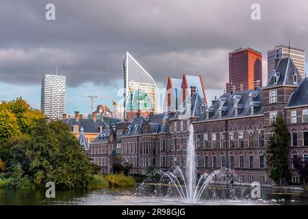 Lo storico edificio del parlamento olandese, Binnenhof a Den Haag (l'Aia), Paesi Bassi. Foto Stock