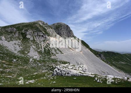 Monte Meta e passo dei Monaci nel Parco Nazionale d'Abruzzo Lazio e Molise, Parco Abruzzo, Molise Foto Stock