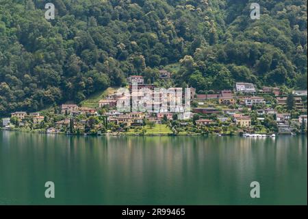 Vista panoramica di Carabietta, frazione del comune svizzero di Collina d'Oro, nel Canton Ticino (distretto di Lugano), Svizzera Foto Stock