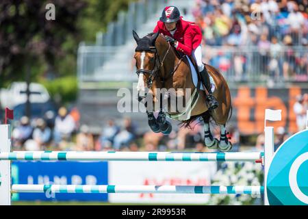 Tiffany Foster del Canada partecipa alla FEI Nations Cup a Langley, il 4 giugno 2023. Foto Stock