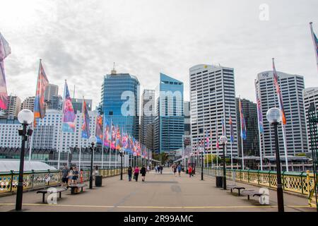 Sydney Australia 26 marzo 2023: La vista del Pyrmont Bridge nel Darling Harbour, un porto adiacente al centro della città di Sydney, nuovo Galles del Sud. Foto Stock