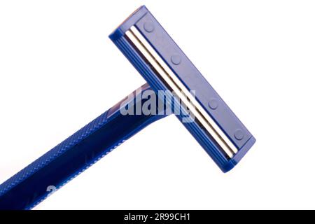 rasoio blu, macchina utensile, isolato su sfondo bianco Foto Stock