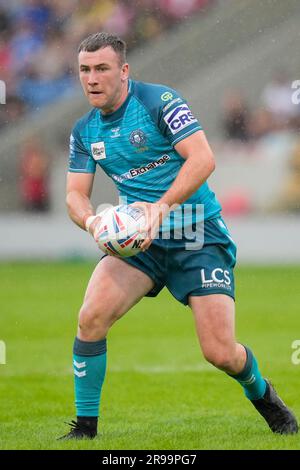 Eccles, Regno Unito. 25 giugno 2023. Harry Smith n. 7 dei Wigan Warriors durante il Betfred Super League Round 16 Match Salford Red Devils vs Wigan Warriors all'AJ Bell Stadium, Eccles, Regno Unito, 25 giugno 2023 (foto di Steve Flynn/News Images) ad Eccles, Regno Unito il 25/6/2023. (Foto di Steve Flynn/News Images/Sipa USA) credito: SIPA USA/Alamy Live News Foto Stock