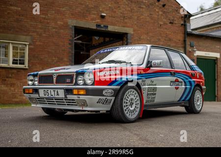 1990 Lancia Delta integrale, in mostra al Bicester Flywheel tenutosi al Bicester Heritage Centre il 17 giugno 2023. Foto Stock