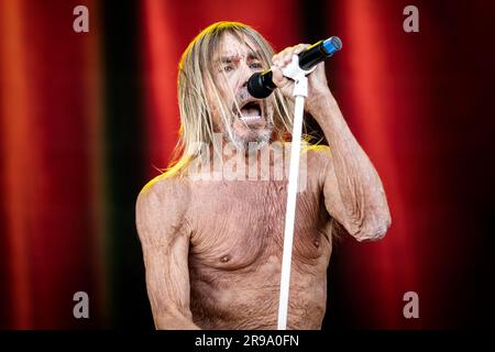 Oslo, Norvegia. 24 giugno 2023. Il cantante, musicista e leggenda del rock americano Iggy Pop esegue un concerto dal vivo durante il festival musicale norvegese Tons of Rock 2023 a Oslo. (Foto: Gonzales Photo/Alamy Live News Foto Stock