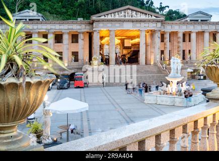 Cebu City, Cebu, Filippine-January18 2023: Costruito nel 2012, da un milionario cebuano per ospitare la sua defunta moglie, Leah's, vasta collezione di oggetti d'arte Foto Stock