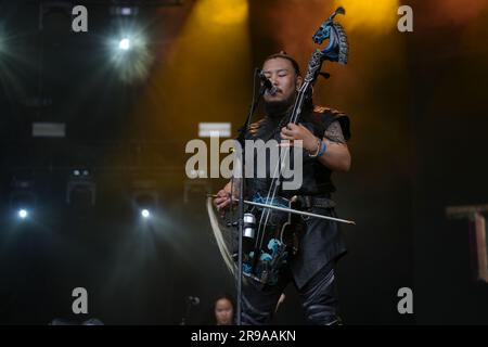 25 giugno 2023. Glastonbury, Somerset, Regno Unito. The Hu si esibisce al West Holts Stage, Glastonbury Festival 2023 Credit: Scott Gouldsbrough/Alamy Live News Foto Stock