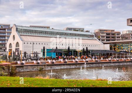 Maastricht, Olanda - 16 ottobre 2021: De Bordenhal Toneelgroep Maastricht, teatro indipendente e caffetteria-ristorante nel centro Ceramique, Maastrich Foto Stock