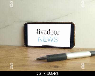 Konskie, Polonia - 24 giugno 2023: Logo Livedoor News visualizzato sullo schermo del telefono cellulare Foto Stock