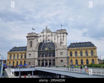 BUDAPEST/UNGHERIA - 2023-05-19: Stazione ferroviaria orientale di Budapest. Uno dei grandi incroci di Budapest Foto Stock