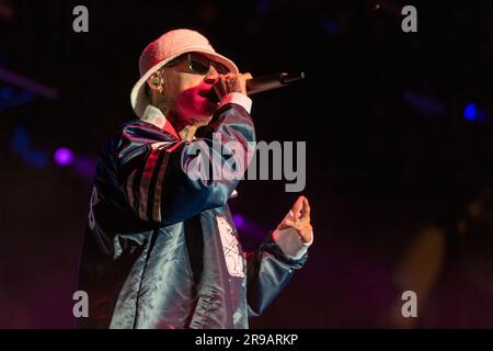 Milwaukee, USA. 24 giugno 2023. Santa Fe Klan (Angel Quezada) durante il Summerfest Music Festival il 24 giugno 2023, a Milwaukee, Wisconsin (foto di Daniel DeSlover/Sipa USA) credito: SIPA USA/Alamy Live News Foto Stock