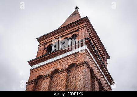 SILKEBORG, DANIMARCA, 23 LUGLIO 2015: La Sky Mountain vicino al lago Gudenaaen con il tempo nuvoloso Foto Stock